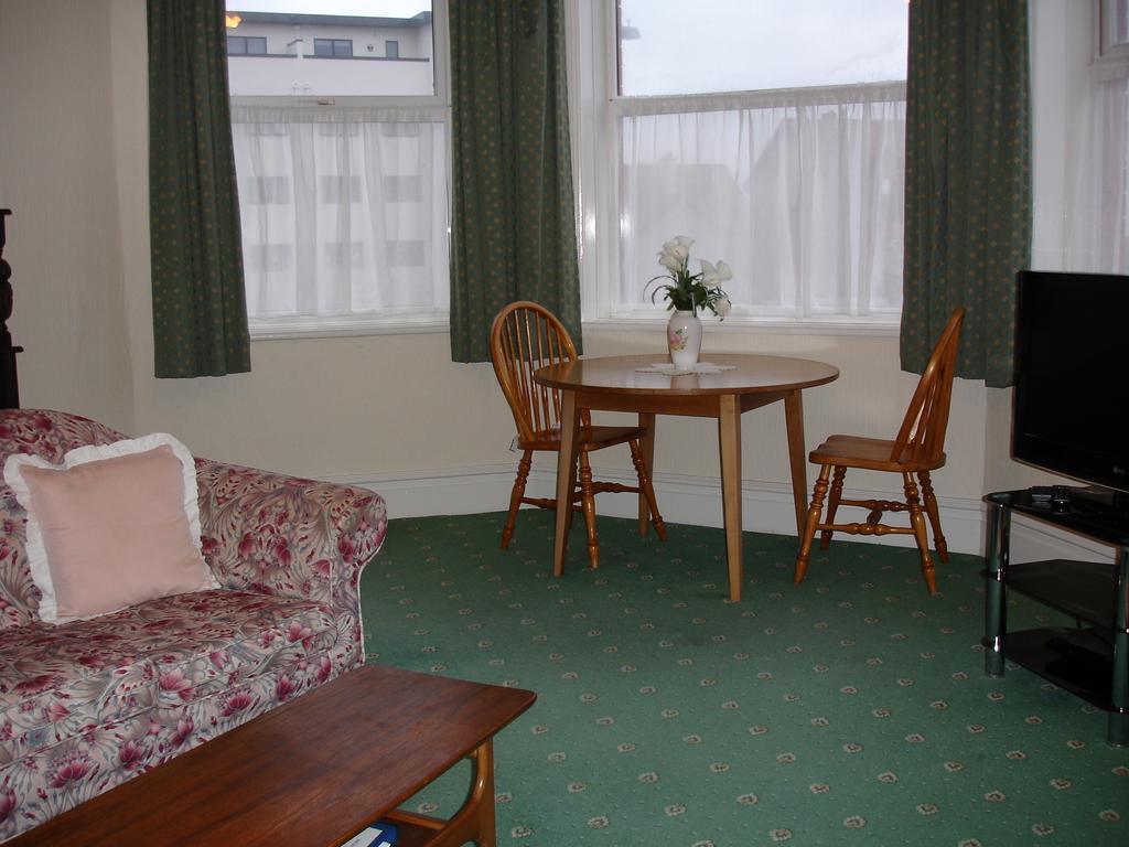 Beachmount Holiday Apartments Rhôs-on-Sea Eksteriør bilde